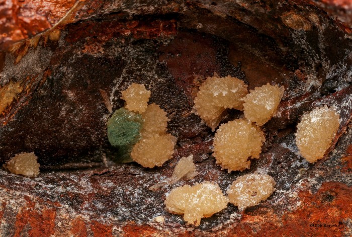 Фотография минерала Барит, Анапаит. Эльтиген-Ортельское (Fe) месторождение.