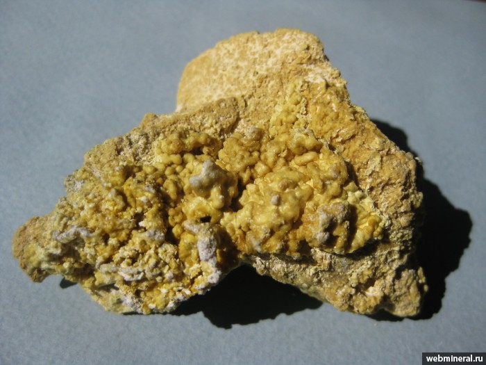 Фотография минерала Магнезиокопиапит. Фиолент палеовулкан.