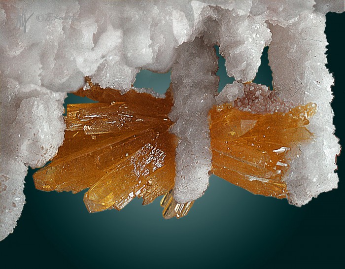Фотография минерала Барит, Кальцит. Греховский рудник.