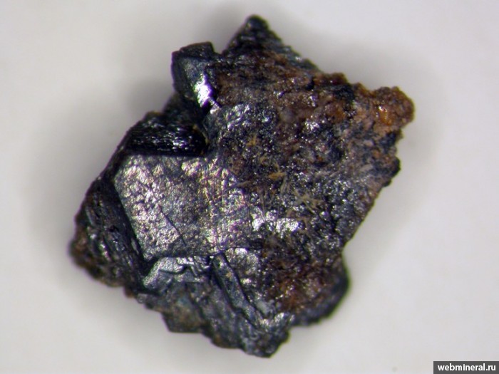 Фотография минерала Кальциртит, Цирконолит. Горное Озеро массив.