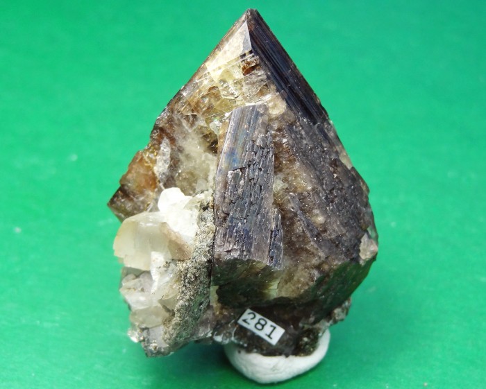 Фотография минерала Титанит, Кальцит. Додо месторождение.