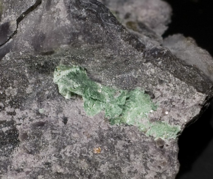 Фотография минерала Кассит, Хромит. Главное Сарановское (Cr) месторождение.