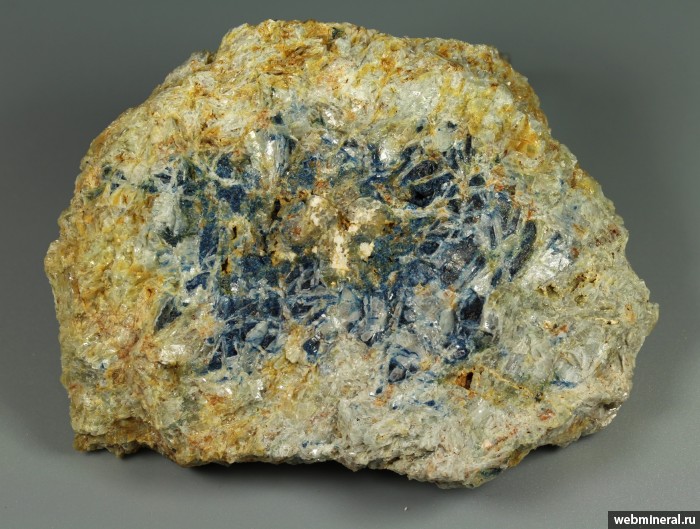 Фотография минерала Лазулит. Нижне-Ичетуйское месторождение.