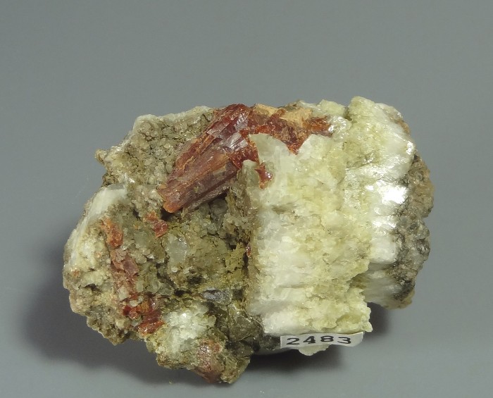 Фотография минерала Лабунцовит-Mg. Железный рудник (Ковдорское (Fe) месторождение).