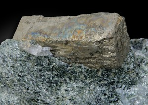 .  (Cu-Zn) .   . webmineral.ru