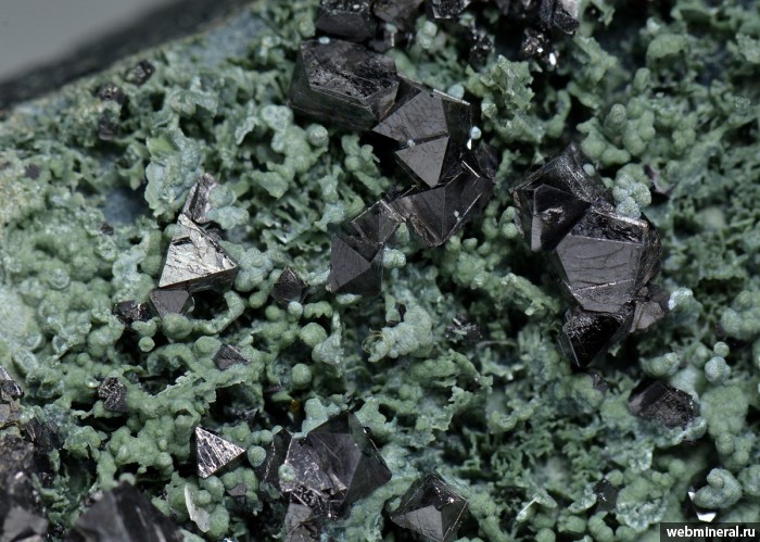 Фотография минерала Магнетит. Главное Сарановское (Cr) месторождение.
