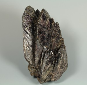 �������-(Fe). ������� ����. �������� � �������������. webmineral.ru