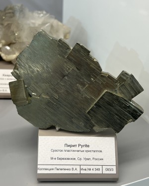 �����. ���������� (Au) ������������� (������ ����). �������� � �������������. webmineral.ru