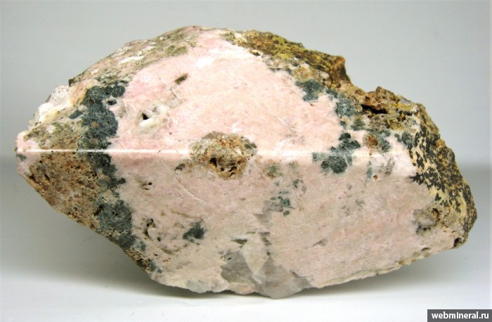 Фотография минерала Клиноцоизит, Диопсид, Гроссуляр. Шеелитовая копь.