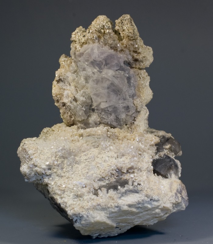 Фотография минерала Топаз, Кварц, Лепидолит. Светлинский пегматитовый карьер.