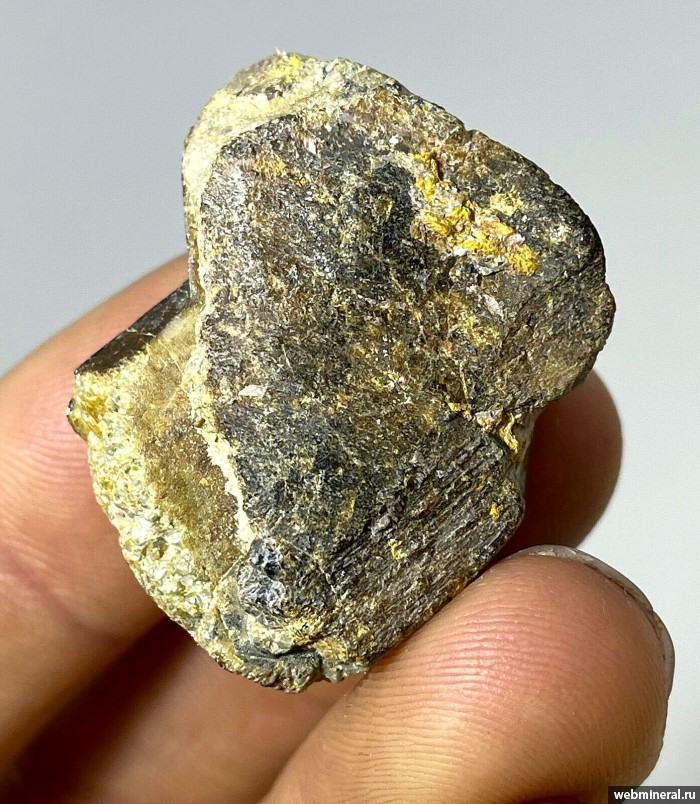   , , . Alto Ligonha Pegmatite Field, Zambezia Province.