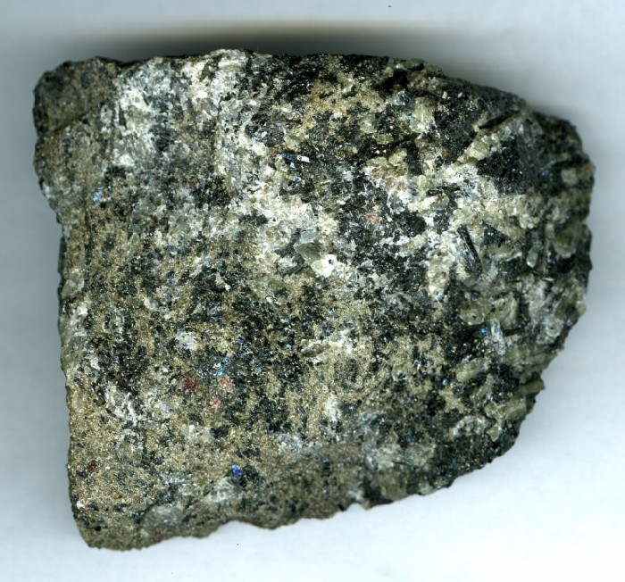 Фотография минерала Цоизит, Эпидот, Чермакит, Альмандин. Варацкое проявление.