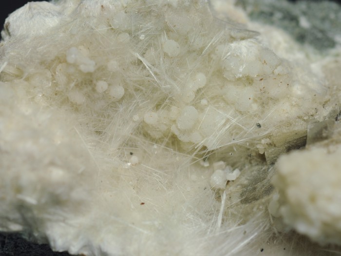 Фотография минерала Тоберморит, Окенит, Гиролит. Первомайский карьер.
