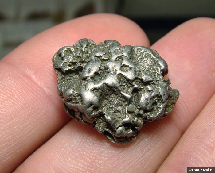 Фотография минерала Изоферроплатина. Ледяной ручей (Pt) россыпь.