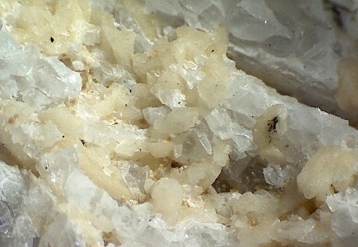Фотография минерала Рабдофан-(Ce), Гидроксилгердерит. Светлинский пегматитовый карьер.