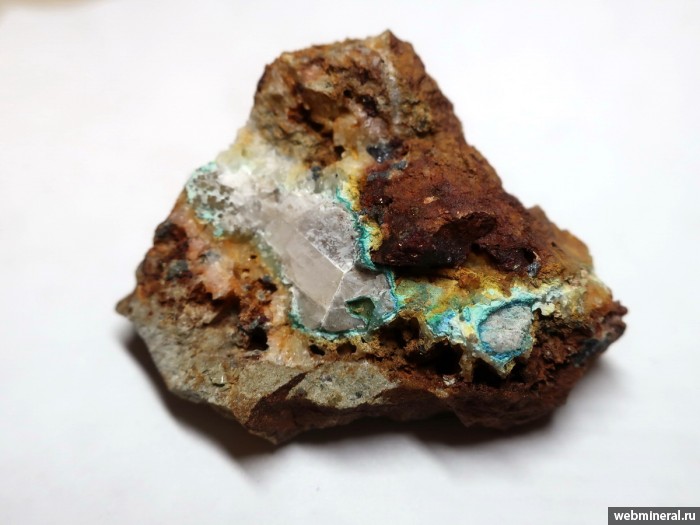 Фотография минерала Коннеллит. Фиолент палеовулкан.