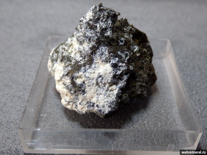 Фотография минерала Фельшебаниит. Баласаускандык (V) месторождение.