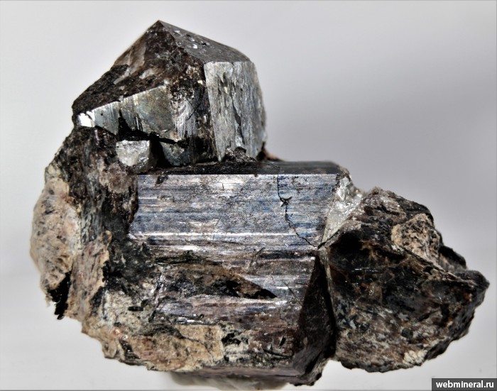 Фотография минерала Лоренценит. Пегматит № 71.