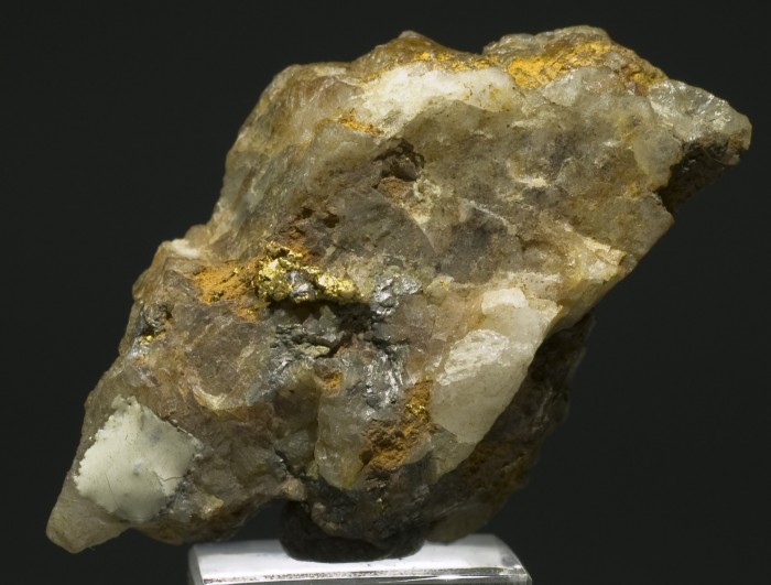 Фотография минерала Тетрадимит, Золото. Шилово-Исетский рудник.