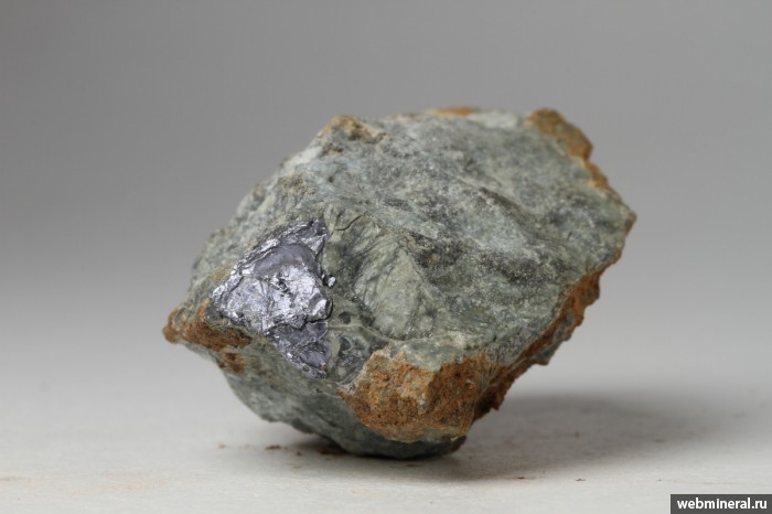 Фотография минерала Молибденит, Скородит. Разведка Поднебесных.