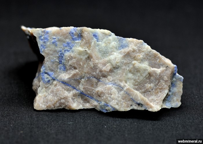 Фотография минерала Дюмортьерит, Пирофиллит, Кварц, Топаз. Урей река.