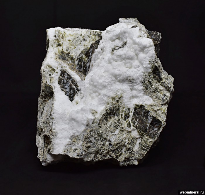 Фотография минерала Гидромагнезит. Ак-Довурак месторождение.