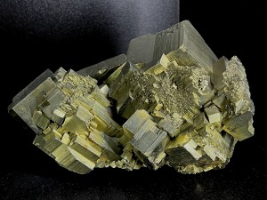 �����. ���������� (Au) ������������� (������ ����). �������� � �������������. webmineral.ru