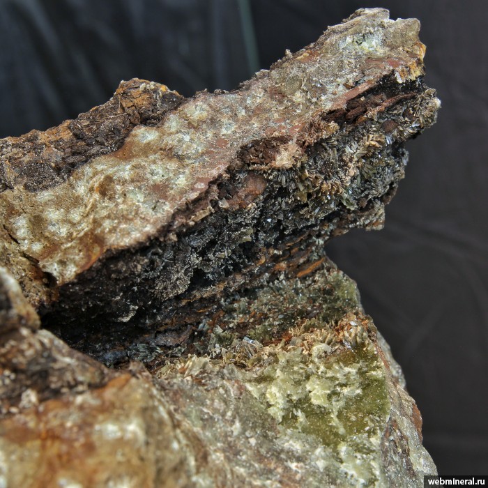 Фотография минерала Анапаит. Железный Рог мыс.