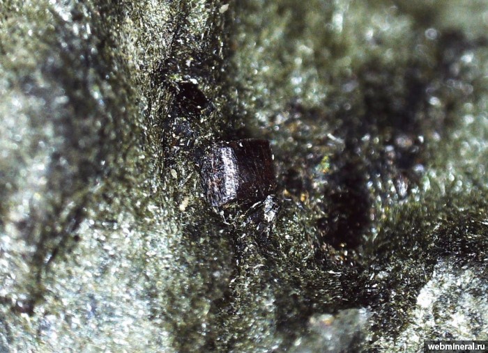 Фотография минерала Таусонит, Эгирин. Таусонитовая горка.