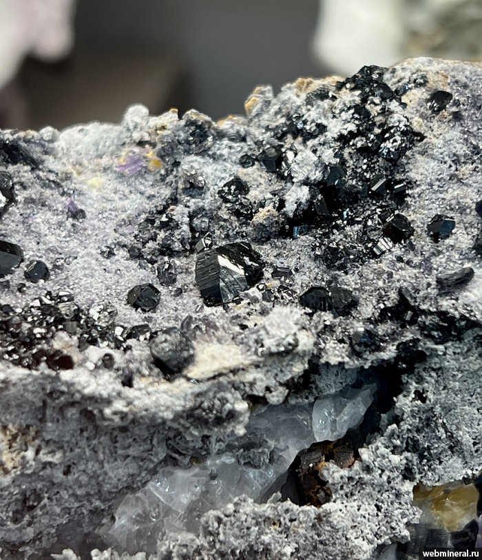 ���������� �������� ����������, ���������. ������� ����������� (Cr) �������������.