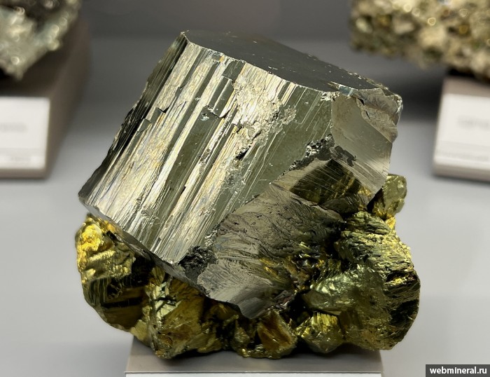 ���������� �������� �����, �����������. ���������� (Au) ������������� (������ ����).