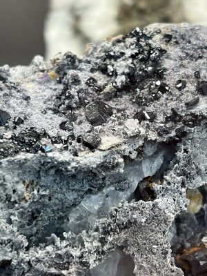 ����������, ���������. ������� ����������� (Cr) �������������. �������� � �������������. webmineral.ru