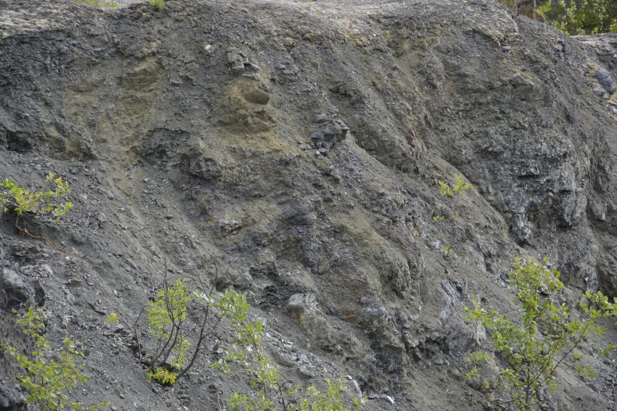 Борт карьера.. Фотография месторождения. Африканда массив, Мурманская область (Кольский регион), Россия.