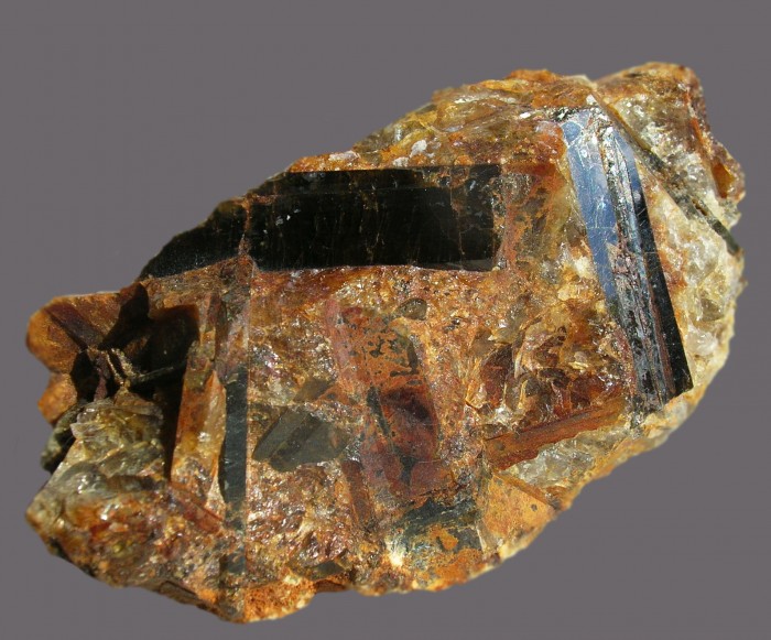 Фотография минерала Клиноцоизит. Шеелитовая копь.