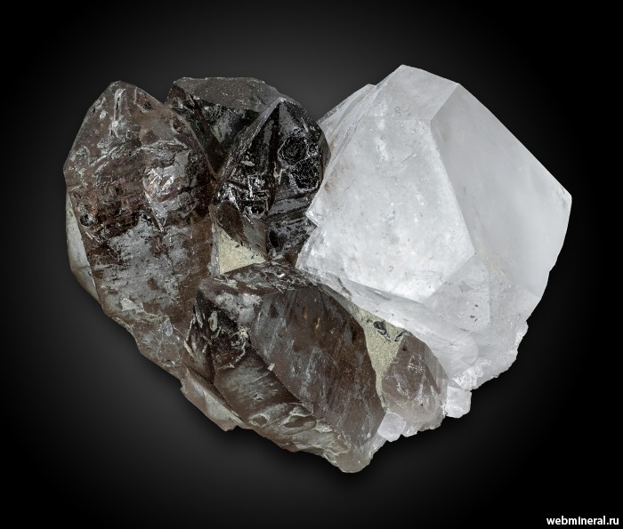 Фотография минерала Топаз, Дымчатый кварц. Забытое (W-Sn) месторождение.