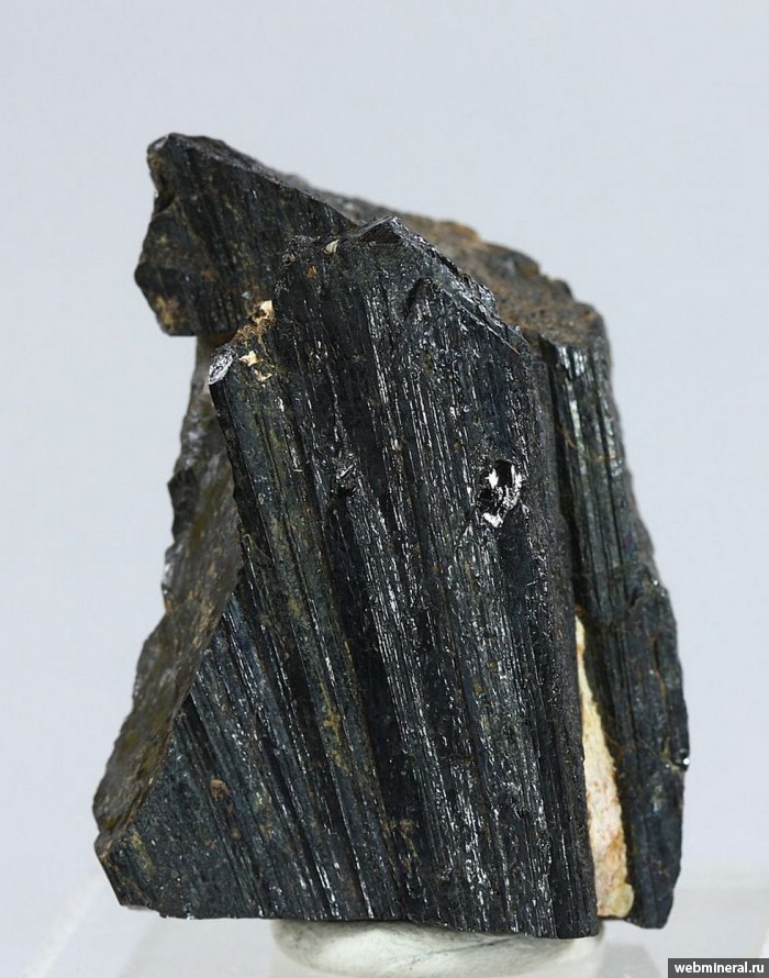 Фотография минерала Ниобоэшинит-(Ce). Копь № 97.