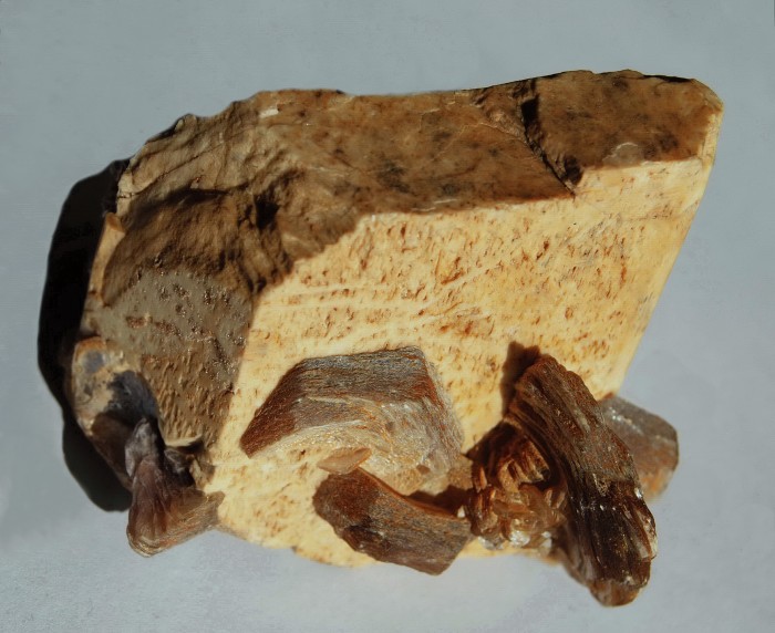 Фотография минерала Микроклин, Лепидолит. Мокруша копь.