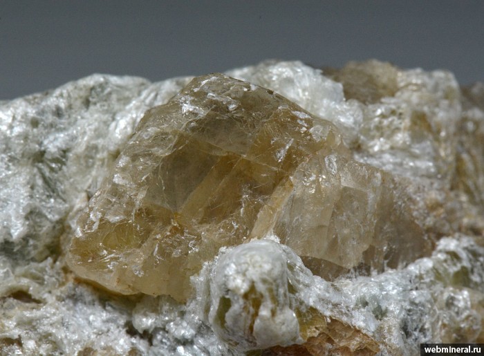 Фотография минерала Магнезит, Тальк. Иткуль озеро.