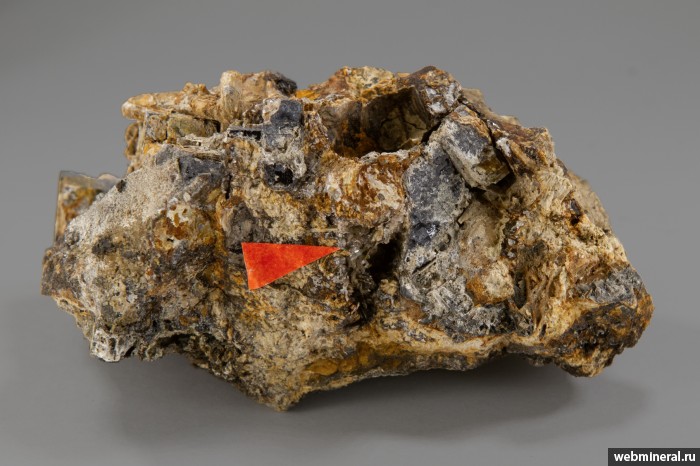 Фотография минерала Англезит, Церуссит, Галенит, Коронадит. Жильная долина.