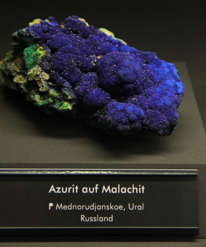Фотография минерала Азурит, Малахит. Меднорудянское (Cu) месторождение.