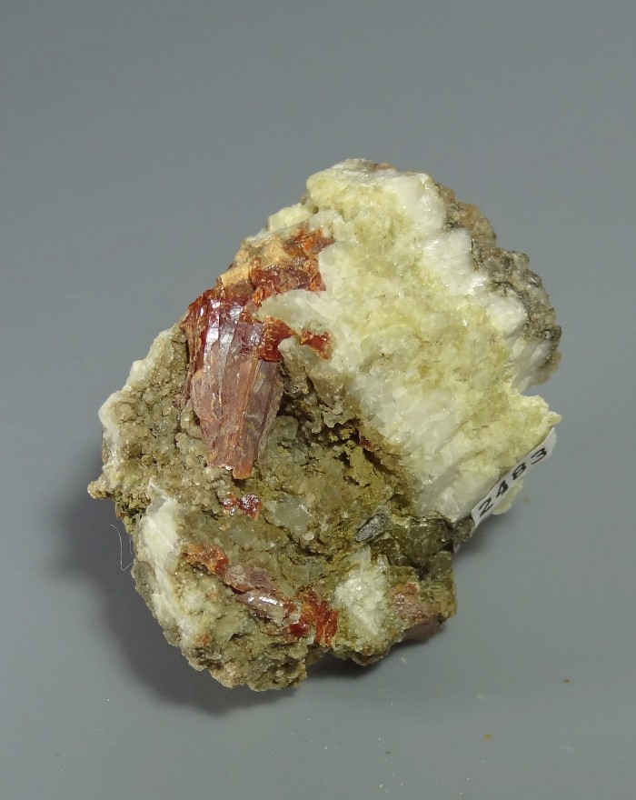 Фотография минерала Лабунцовит-Mg. Железный рудник (Ковдорское (Fe) месторождение).