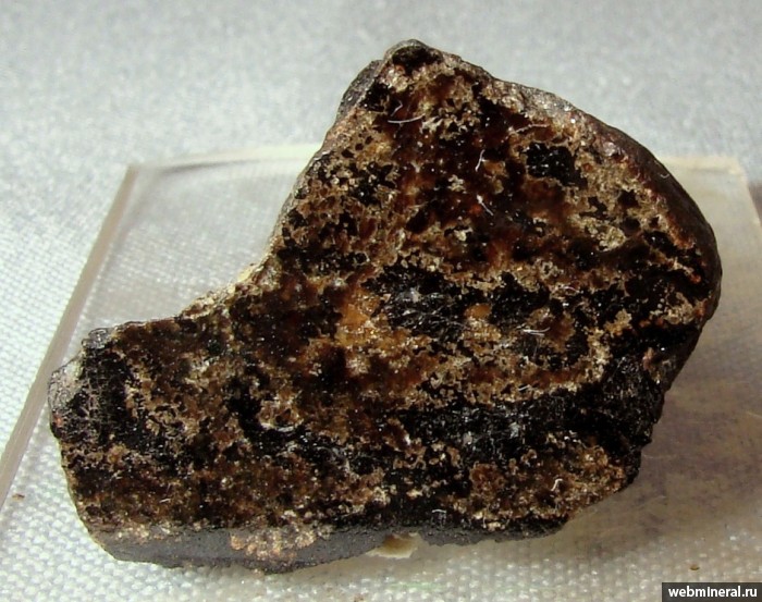 Фотография минерала Феррипербёит-(La), Радекшкодаит-(La), Бастнезит-(Ce), Тернебомит-(La), Фторбритолит-(Ce) . Мочалин лог.