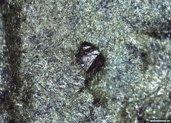 Фотография минерала Таусонит, Эгирин. Таусонитовая горка.