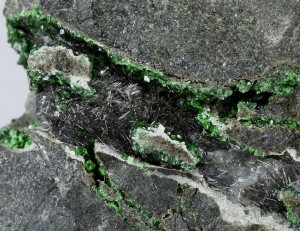 �������-(Mg). ������� ����������� (Cr) �������������. �������� � �������������. webmineral.ru