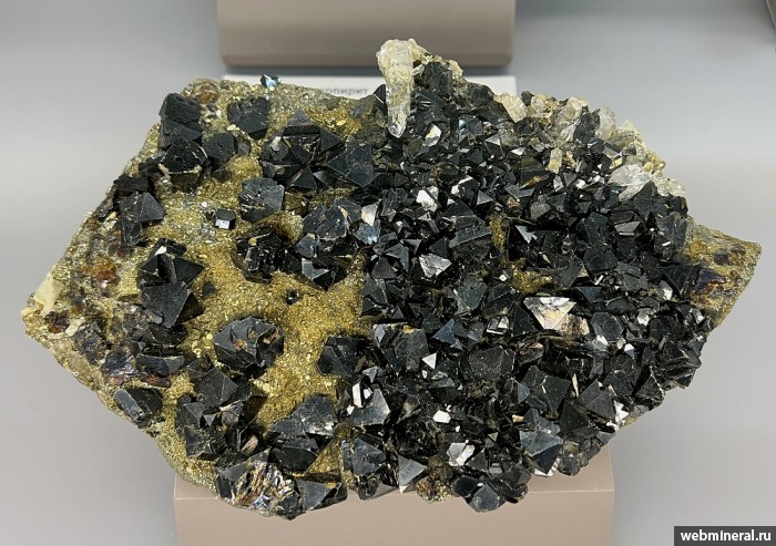 ���������� �������� ��������, �����. ����� (Cu) �������������.