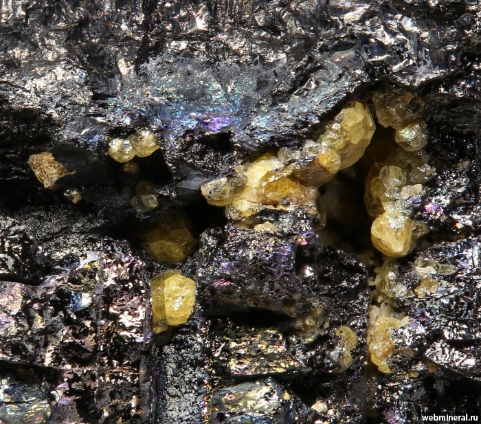 Фотография минерала Микролит, Танталит-(Fe). Светлинский пегматитовый карьер.
