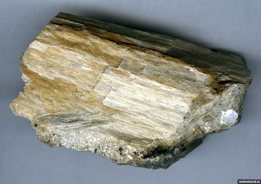 Блеск минералов. Агреллит минерал. Таусонит минерал. Баратовит минерал. Шелковистый блеск минерала.